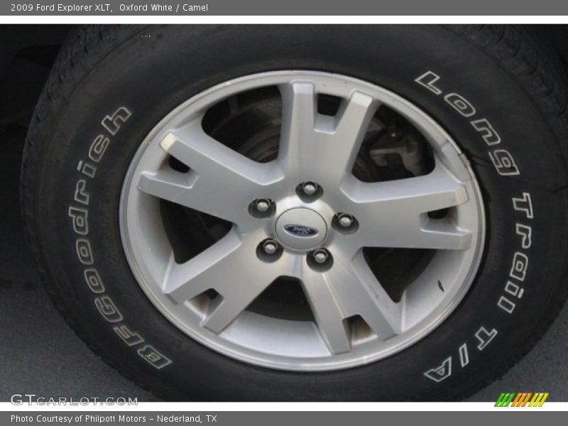 Oxford White / Camel 2009 Ford Explorer XLT