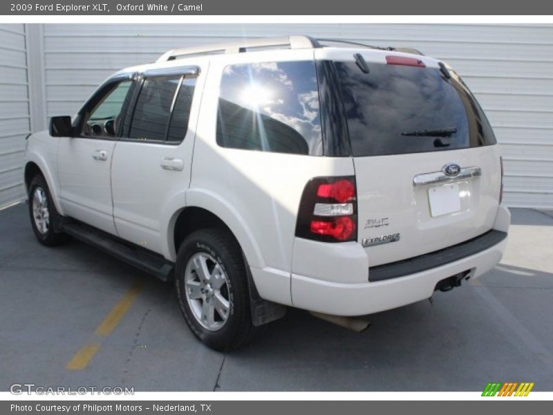 Oxford White / Camel 2009 Ford Explorer XLT