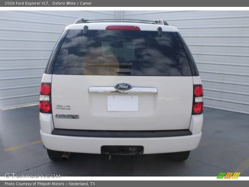 Oxford White / Camel 2009 Ford Explorer XLT