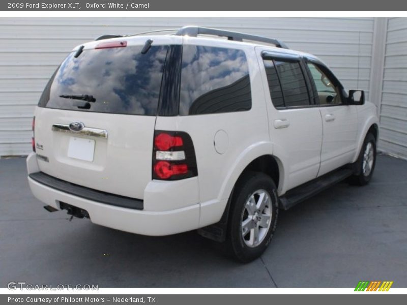 Oxford White / Camel 2009 Ford Explorer XLT