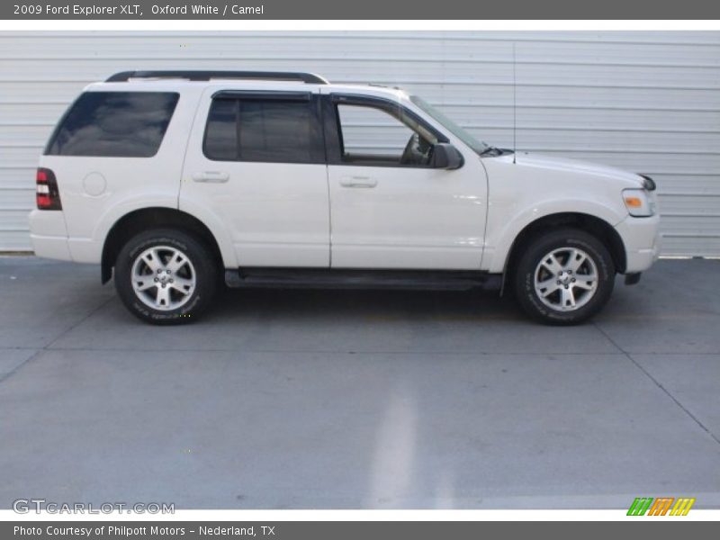 Oxford White / Camel 2009 Ford Explorer XLT