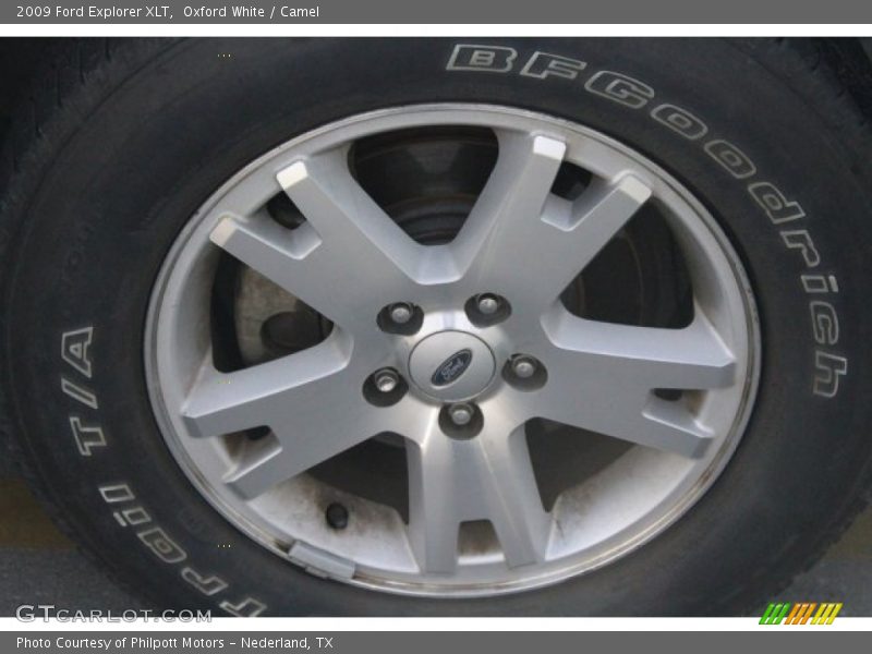 Oxford White / Camel 2009 Ford Explorer XLT