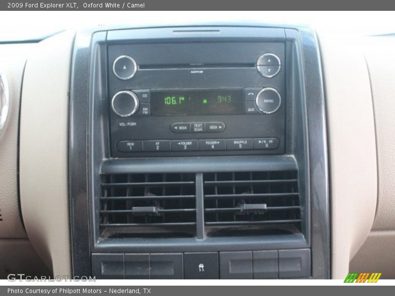 Oxford White / Camel 2009 Ford Explorer XLT