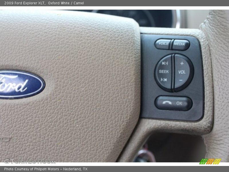 Oxford White / Camel 2009 Ford Explorer XLT