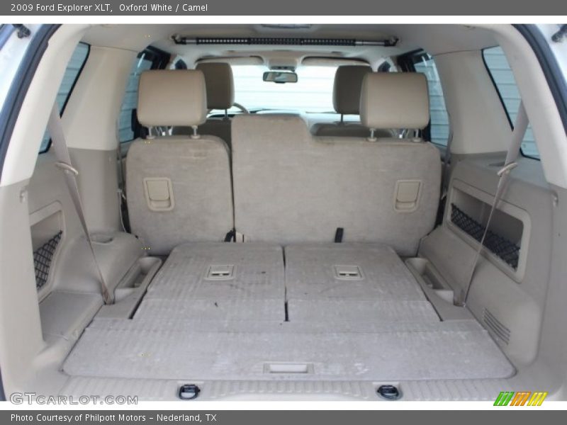 Oxford White / Camel 2009 Ford Explorer XLT
