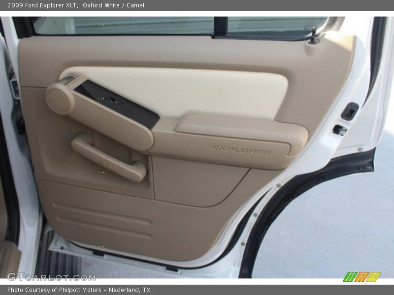 Oxford White / Camel 2009 Ford Explorer XLT