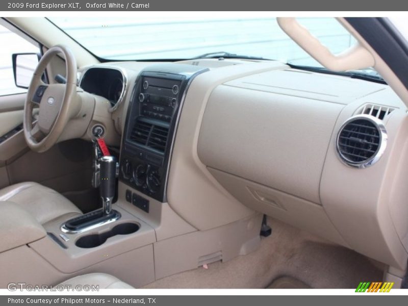 Oxford White / Camel 2009 Ford Explorer XLT