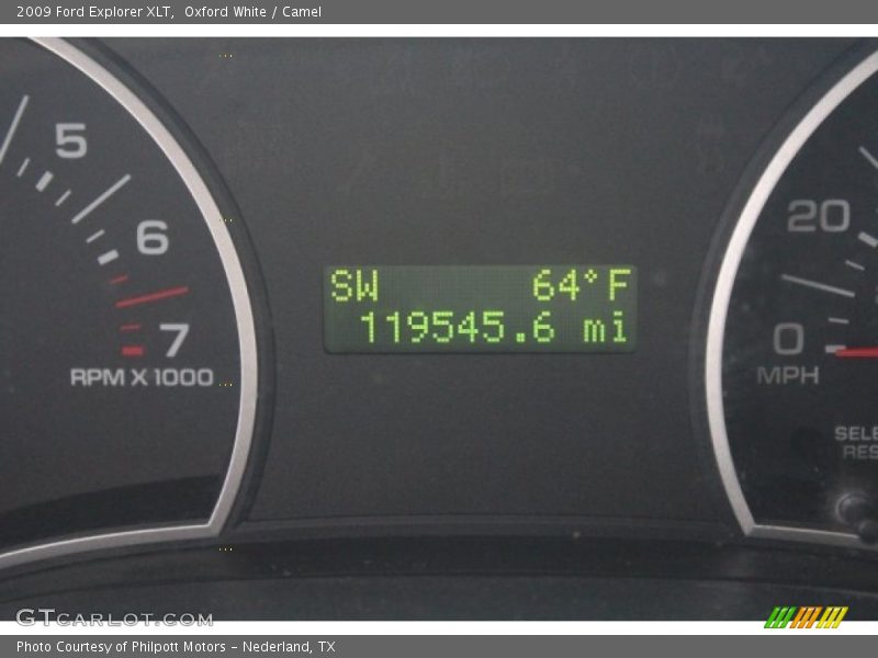 Oxford White / Camel 2009 Ford Explorer XLT