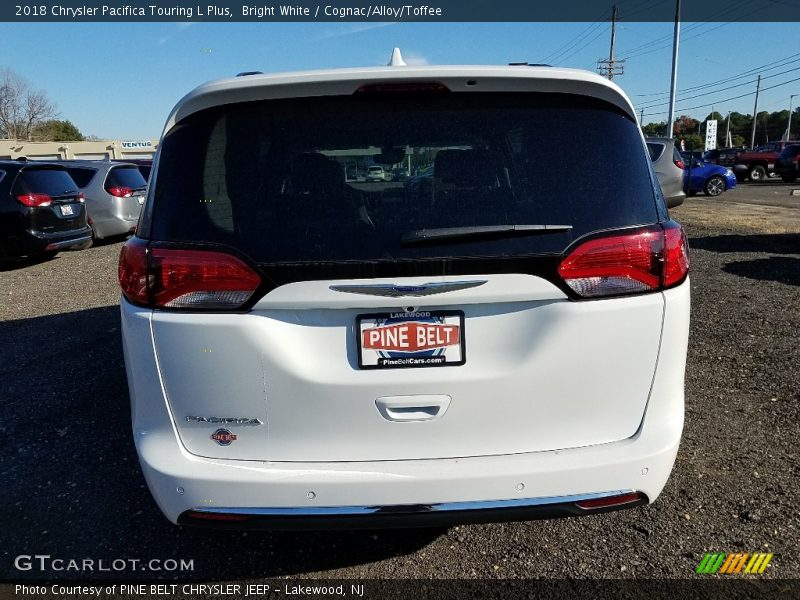 Bright White / Cognac/Alloy/Toffee 2018 Chrysler Pacifica Touring L Plus