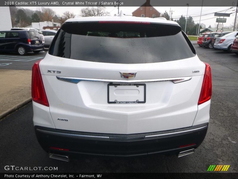 Crystal White Tricoat / Sahara Beige 2018 Cadillac XT5 Luxury AWD
