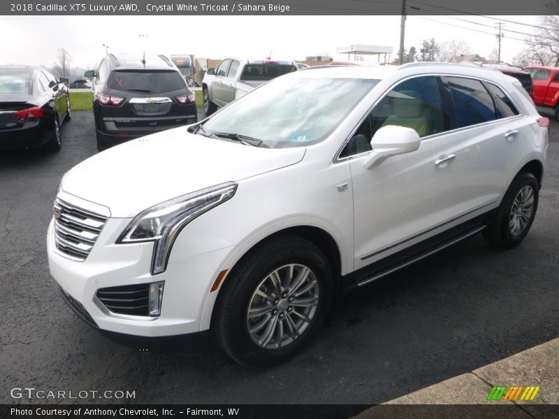 Crystal White Tricoat / Sahara Beige 2018 Cadillac XT5 Luxury AWD