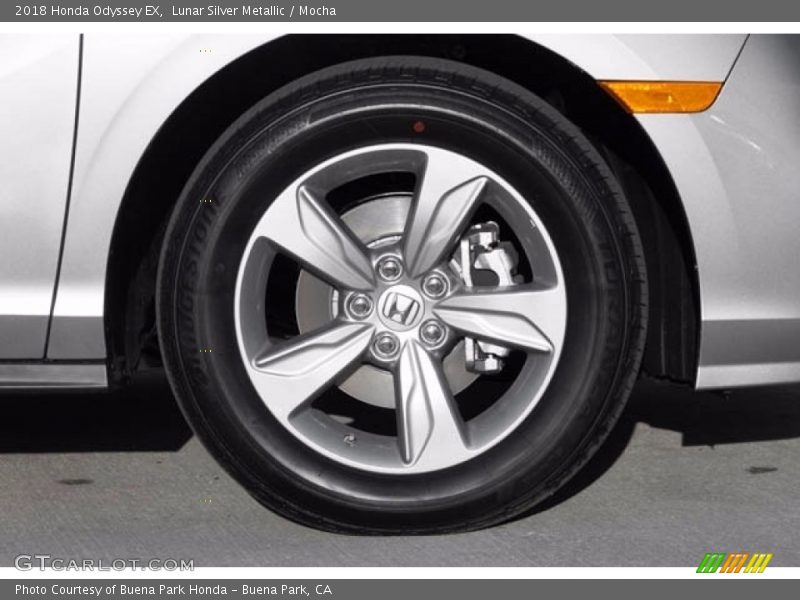 Lunar Silver Metallic / Mocha 2018 Honda Odyssey EX