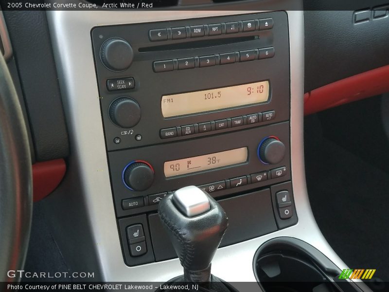 Arctic White / Red 2005 Chevrolet Corvette Coupe