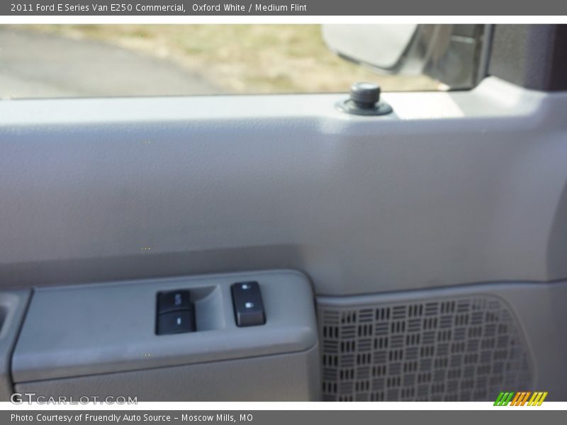 Oxford White / Medium Flint 2011 Ford E Series Van E250 Commercial