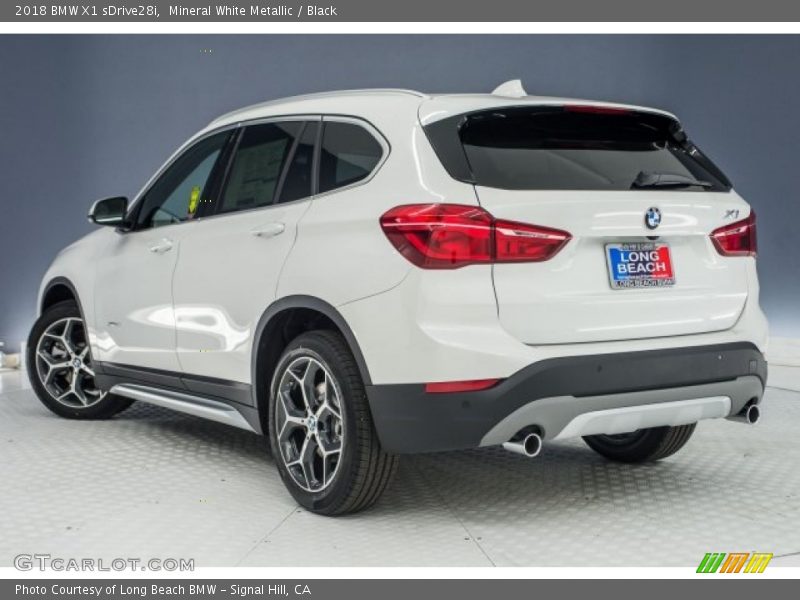 Mineral White Metallic / Black 2018 BMW X1 sDrive28i