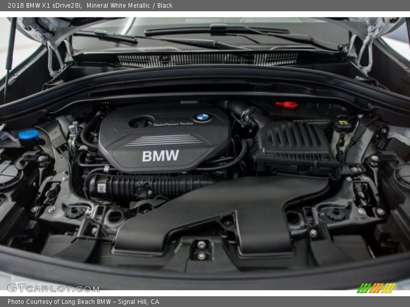 Mineral White Metallic / Black 2018 BMW X1 sDrive28i