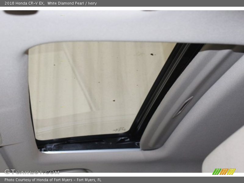 White Diamond Pearl / Ivory 2018 Honda CR-V EX