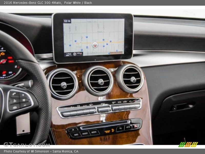 Polar White / Black 2016 Mercedes-Benz GLC 300 4Matic