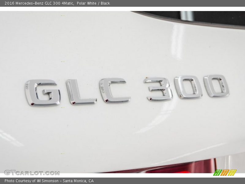 Polar White / Black 2016 Mercedes-Benz GLC 300 4Matic