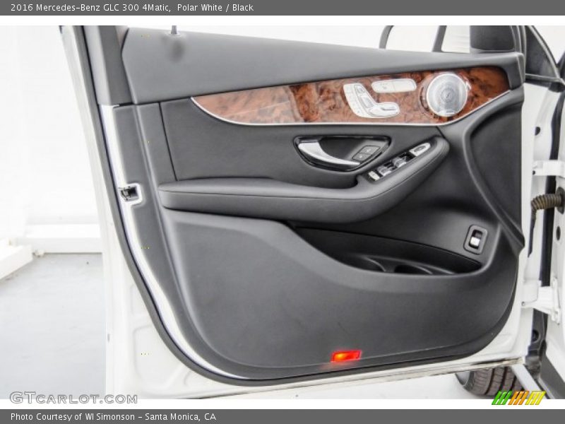 Polar White / Black 2016 Mercedes-Benz GLC 300 4Matic