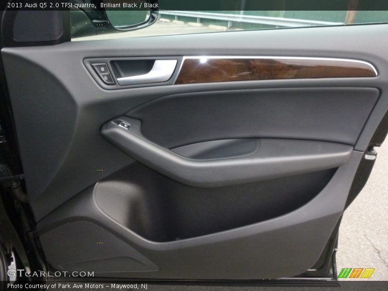 Brilliant Black / Black 2013 Audi Q5 2.0 TFSI quattro