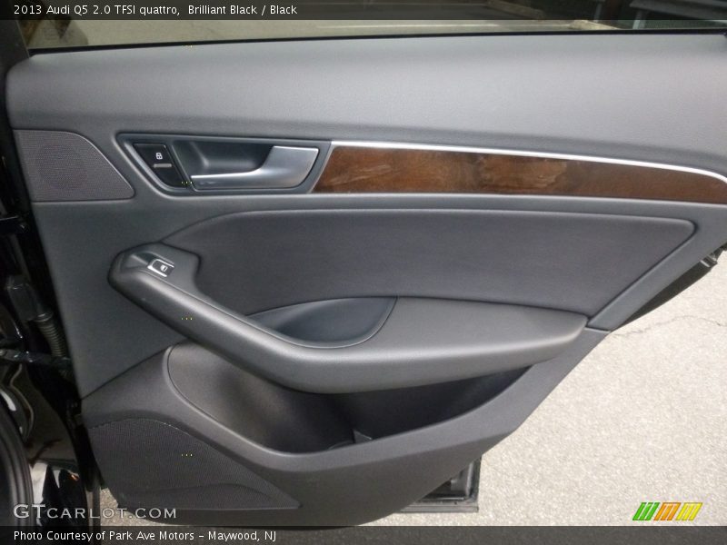 Brilliant Black / Black 2013 Audi Q5 2.0 TFSI quattro