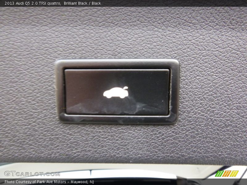 Brilliant Black / Black 2013 Audi Q5 2.0 TFSI quattro