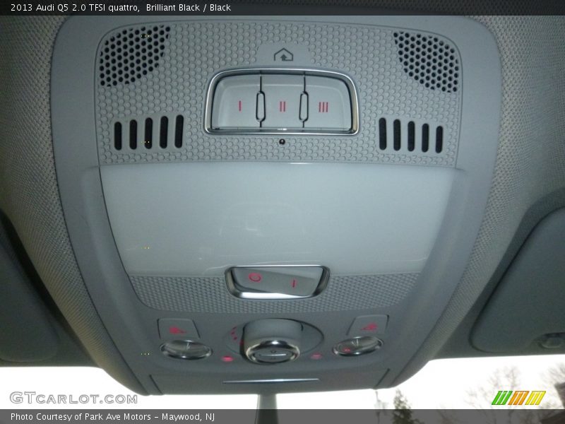 Brilliant Black / Black 2013 Audi Q5 2.0 TFSI quattro