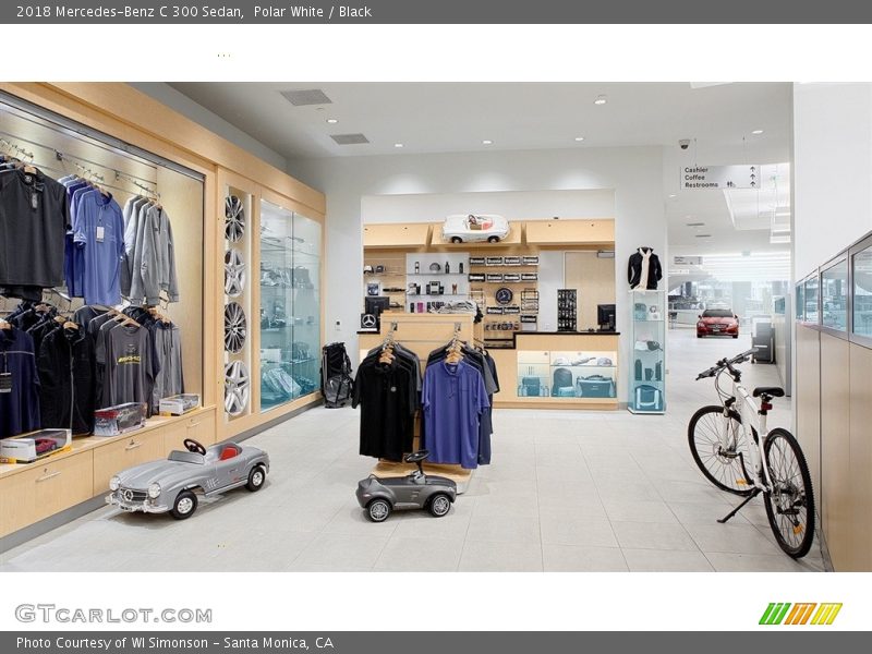 Polar White / Black 2018 Mercedes-Benz C 300 Sedan