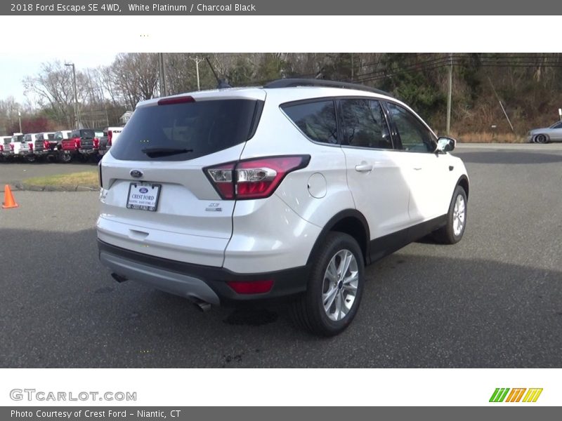 White Platinum / Charcoal Black 2018 Ford Escape SE 4WD