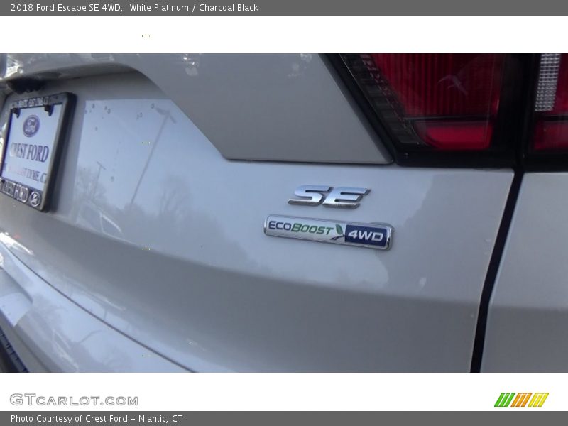 White Platinum / Charcoal Black 2018 Ford Escape SE 4WD