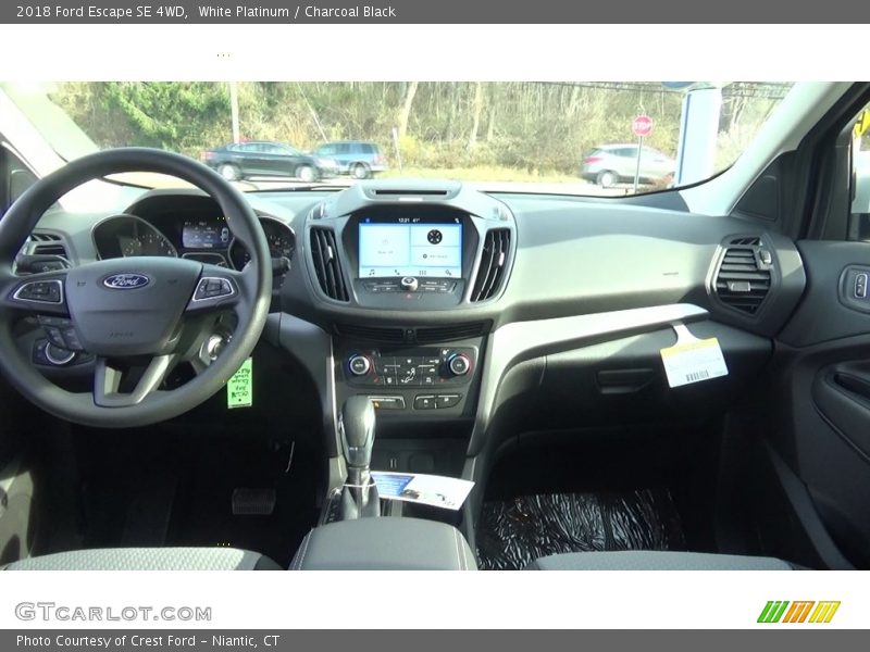 White Platinum / Charcoal Black 2018 Ford Escape SE 4WD