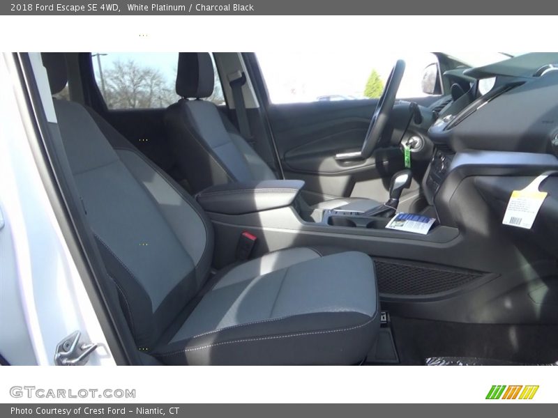 White Platinum / Charcoal Black 2018 Ford Escape SE 4WD