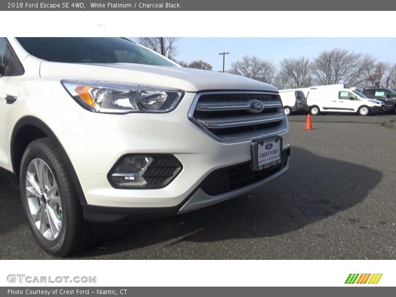 White Platinum / Charcoal Black 2018 Ford Escape SE 4WD