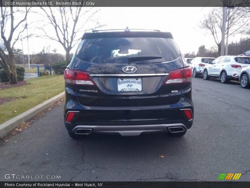 Becketts Black / Gray 2018 Hyundai Santa Fe SE
