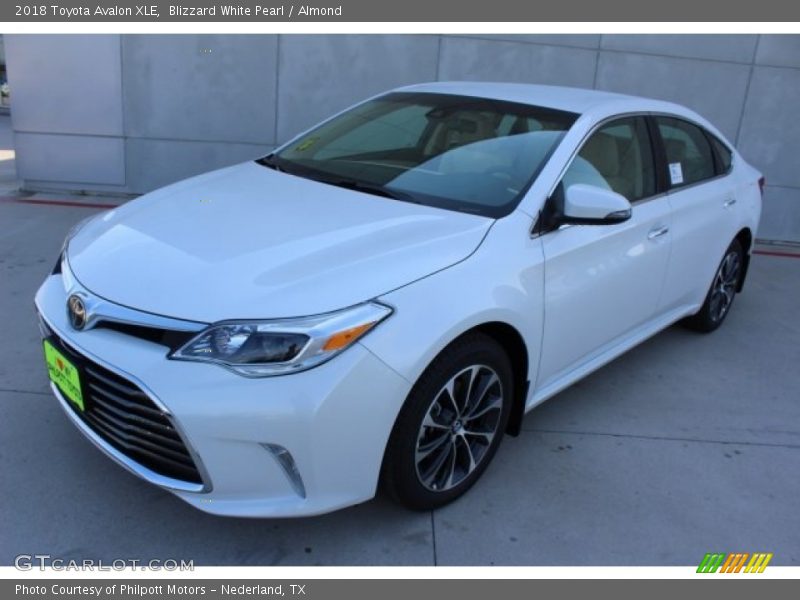 Blizzard White Pearl / Almond 2018 Toyota Avalon XLE