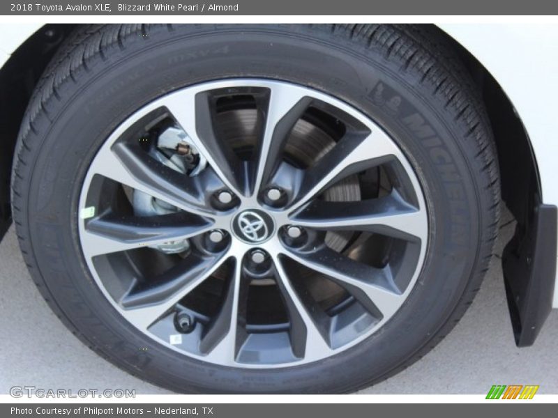 Blizzard White Pearl / Almond 2018 Toyota Avalon XLE