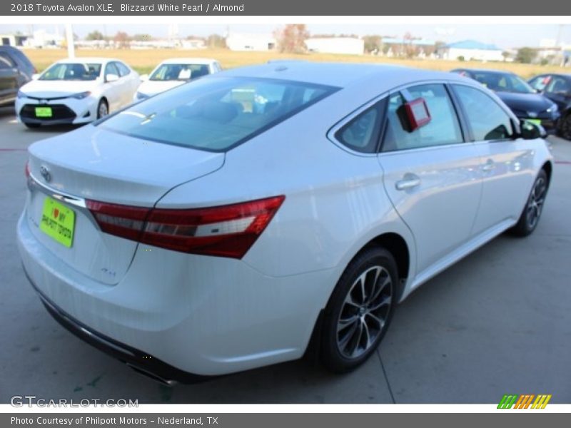 Blizzard White Pearl / Almond 2018 Toyota Avalon XLE