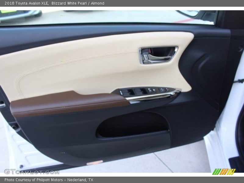 Blizzard White Pearl / Almond 2018 Toyota Avalon XLE
