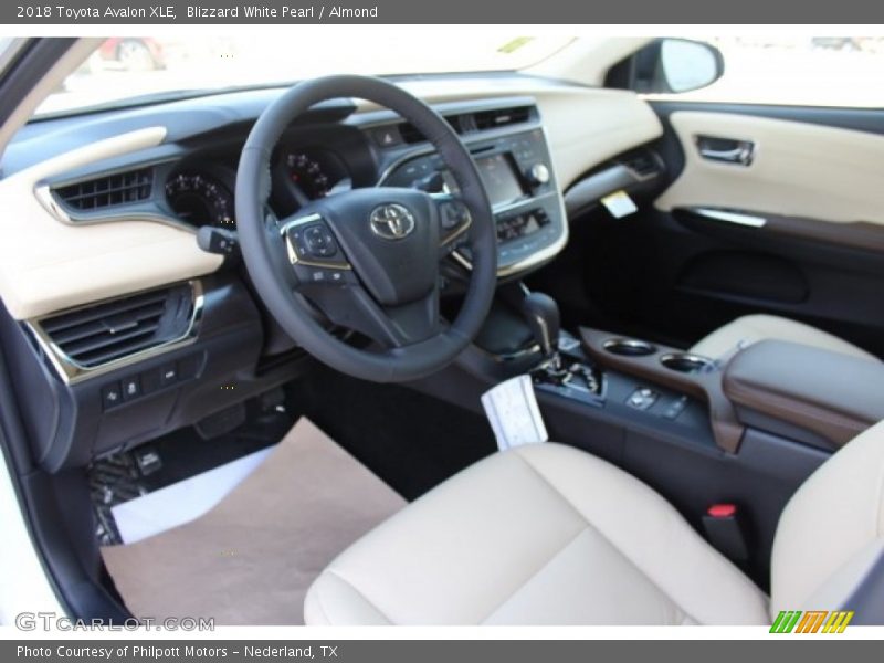Blizzard White Pearl / Almond 2018 Toyota Avalon XLE