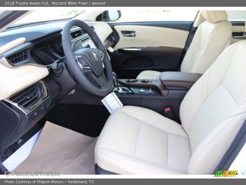Blizzard White Pearl / Almond 2018 Toyota Avalon XLE