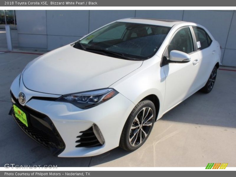 Blizzard White Pearl / Black 2018 Toyota Corolla XSE