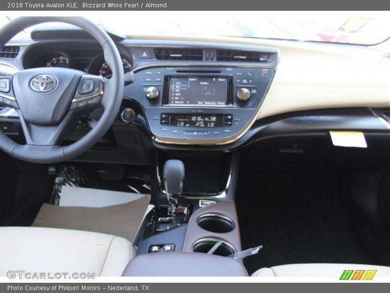 Blizzard White Pearl / Almond 2018 Toyota Avalon XLE