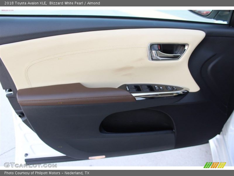Blizzard White Pearl / Almond 2018 Toyota Avalon XLE