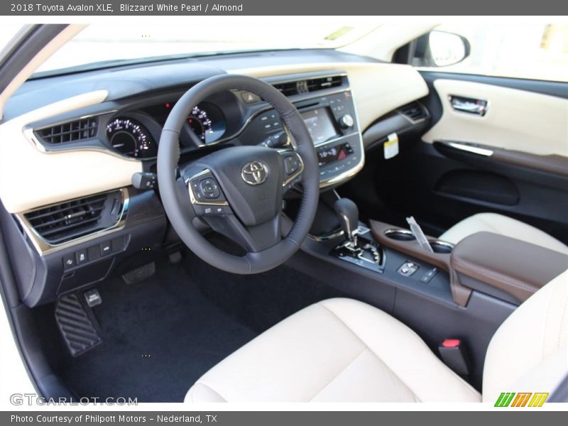 Blizzard White Pearl / Almond 2018 Toyota Avalon XLE