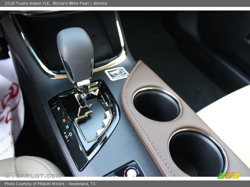 Blizzard White Pearl / Almond 2018 Toyota Avalon XLE