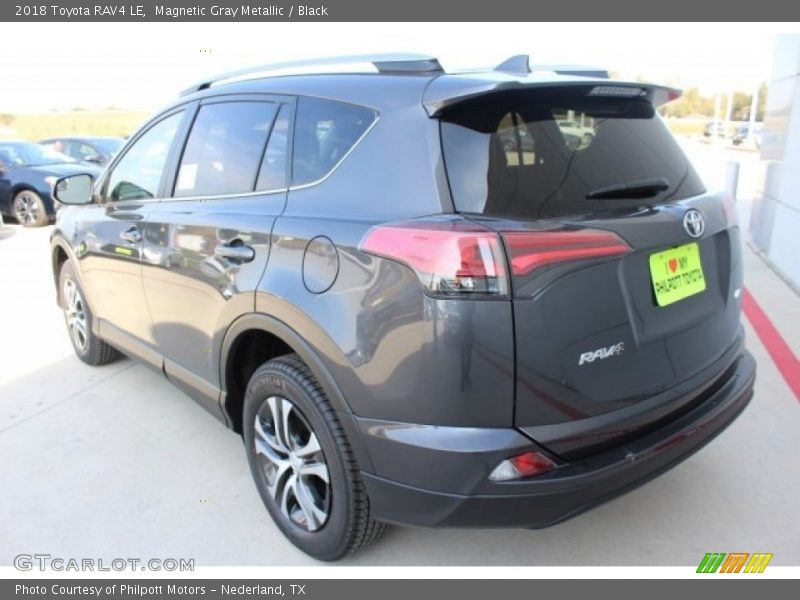 Magnetic Gray Metallic / Black 2018 Toyota RAV4 LE