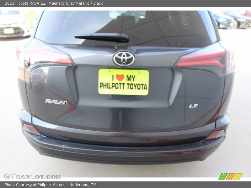 Magnetic Gray Metallic / Black 2018 Toyota RAV4 LE