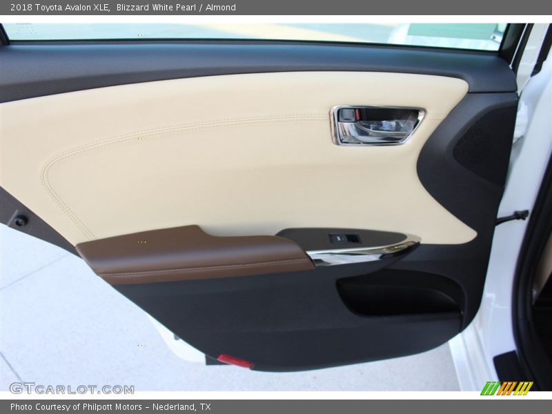 Blizzard White Pearl / Almond 2018 Toyota Avalon XLE