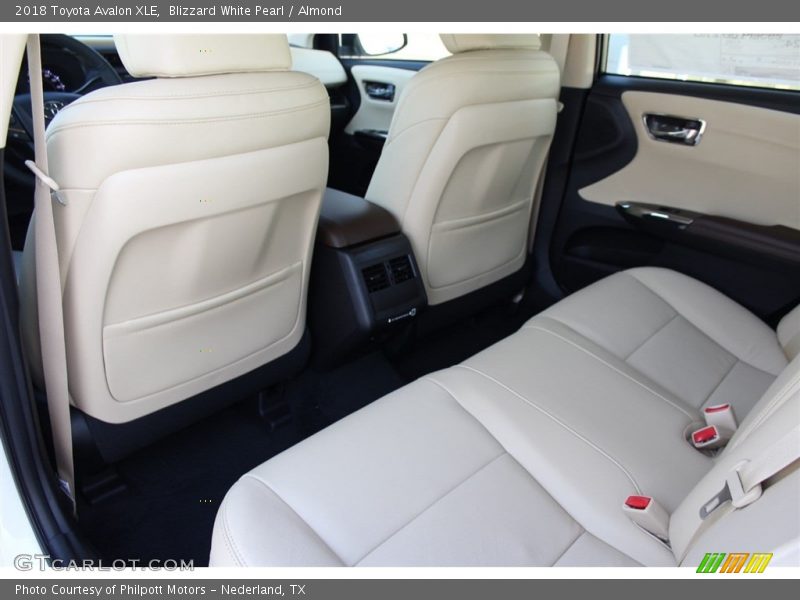 Blizzard White Pearl / Almond 2018 Toyota Avalon XLE